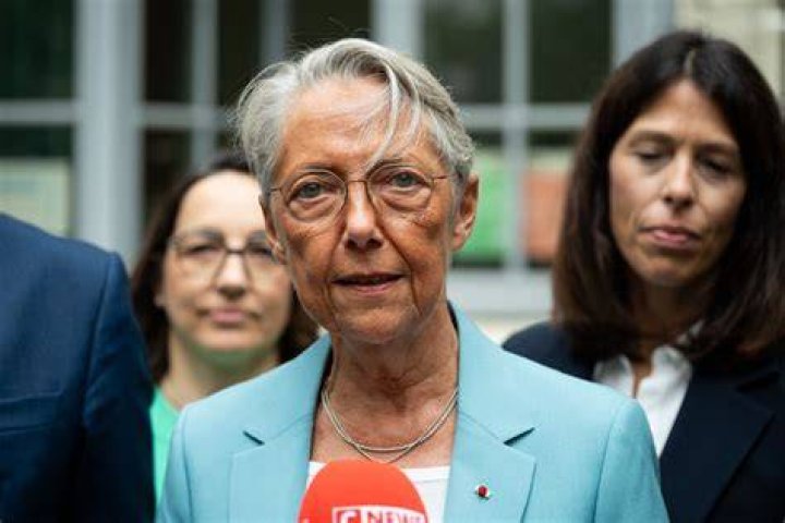 Elisabeth Borne Age, taille et caract&eacute;ristiques physiques&nbsp;: