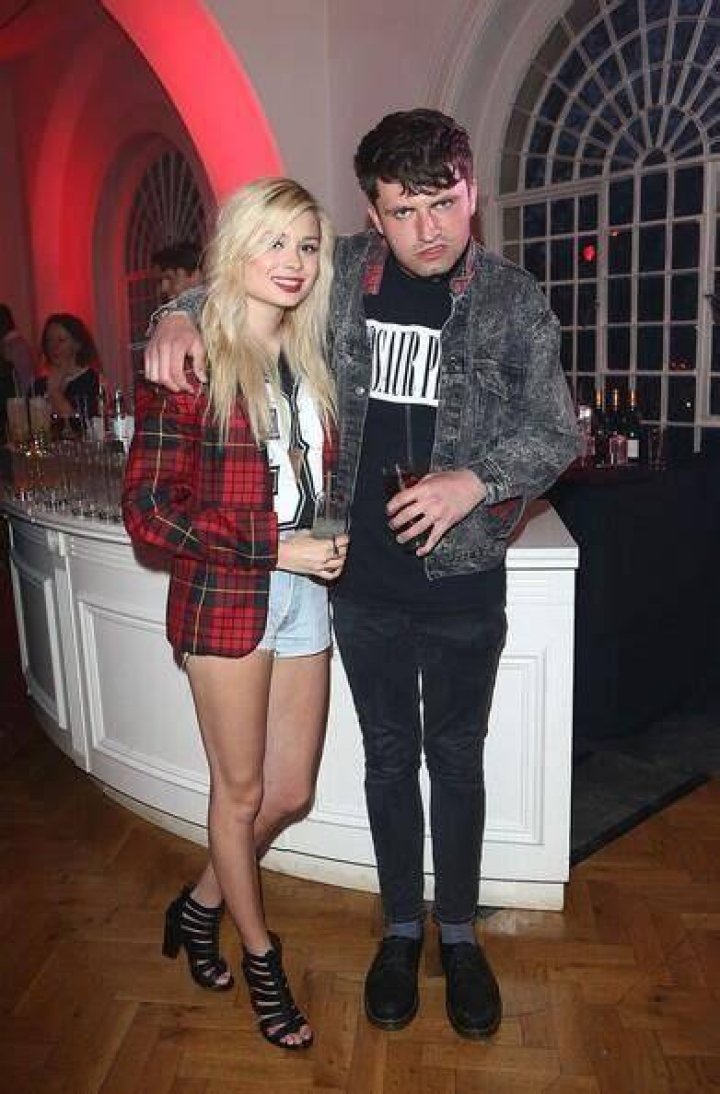 Nina Nesbitt, Mike Duce's Girlfriend