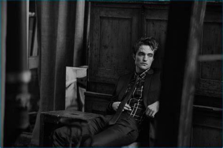 Robert Pattinson gets moody for Dior. 6